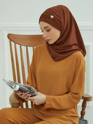 Hijab Marron avec Boucle élégant et respirant